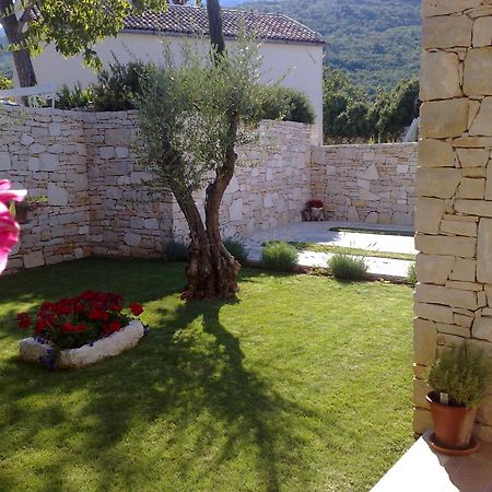 Apartments Villa Ina Brseč Zewnętrze zdjęcie